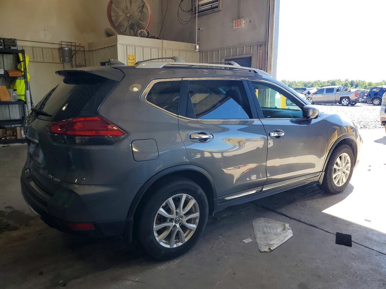 2017 Nissan Rogue S - Image 3