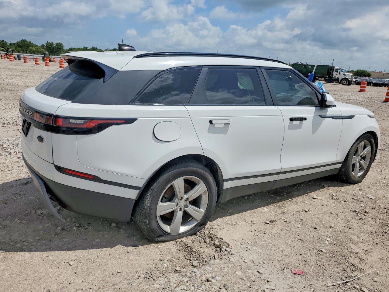 2018 Land Rover Range Rover Velar S - Image 3