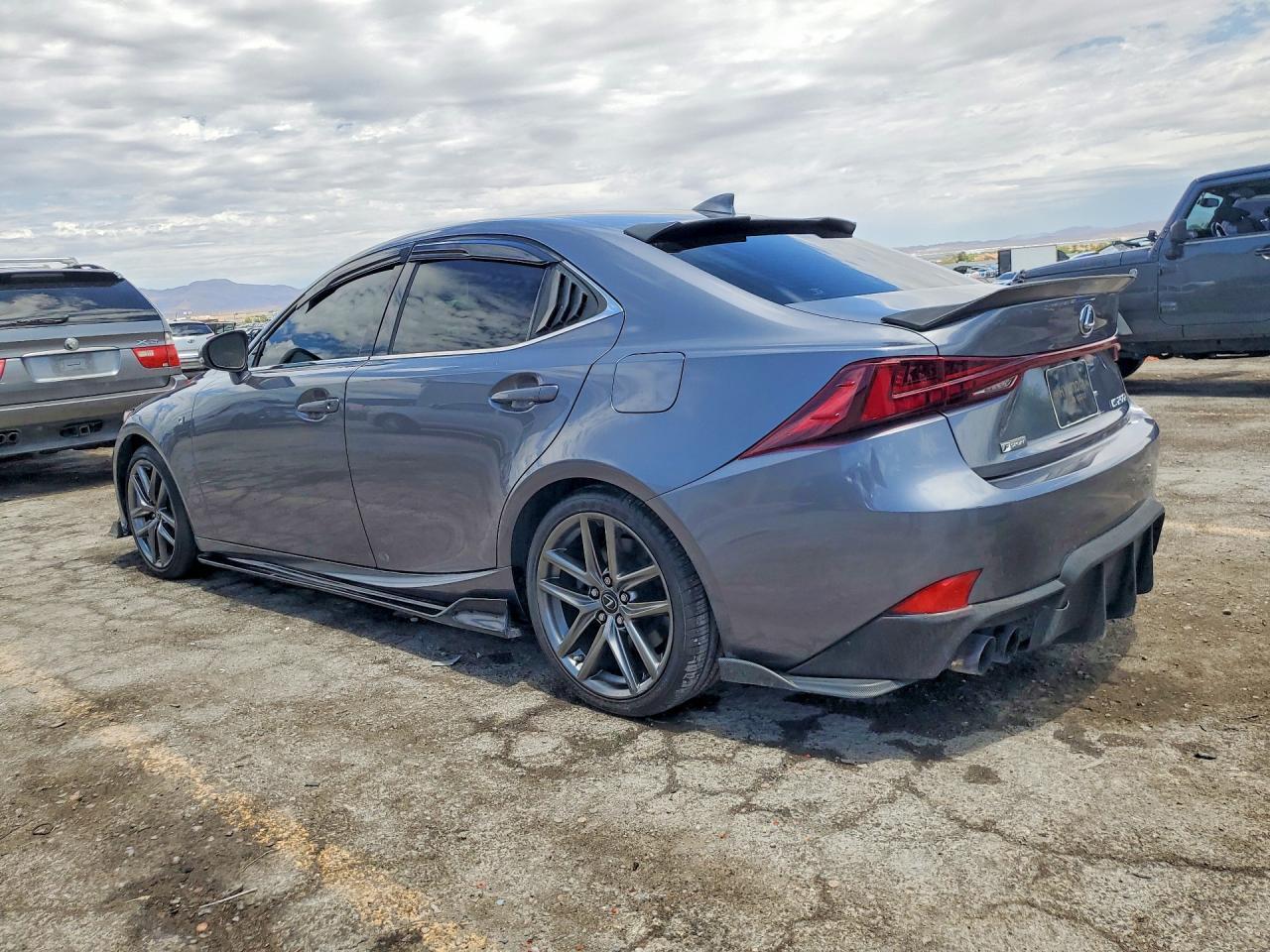 2016 Lexus Is 200T - Фото 2