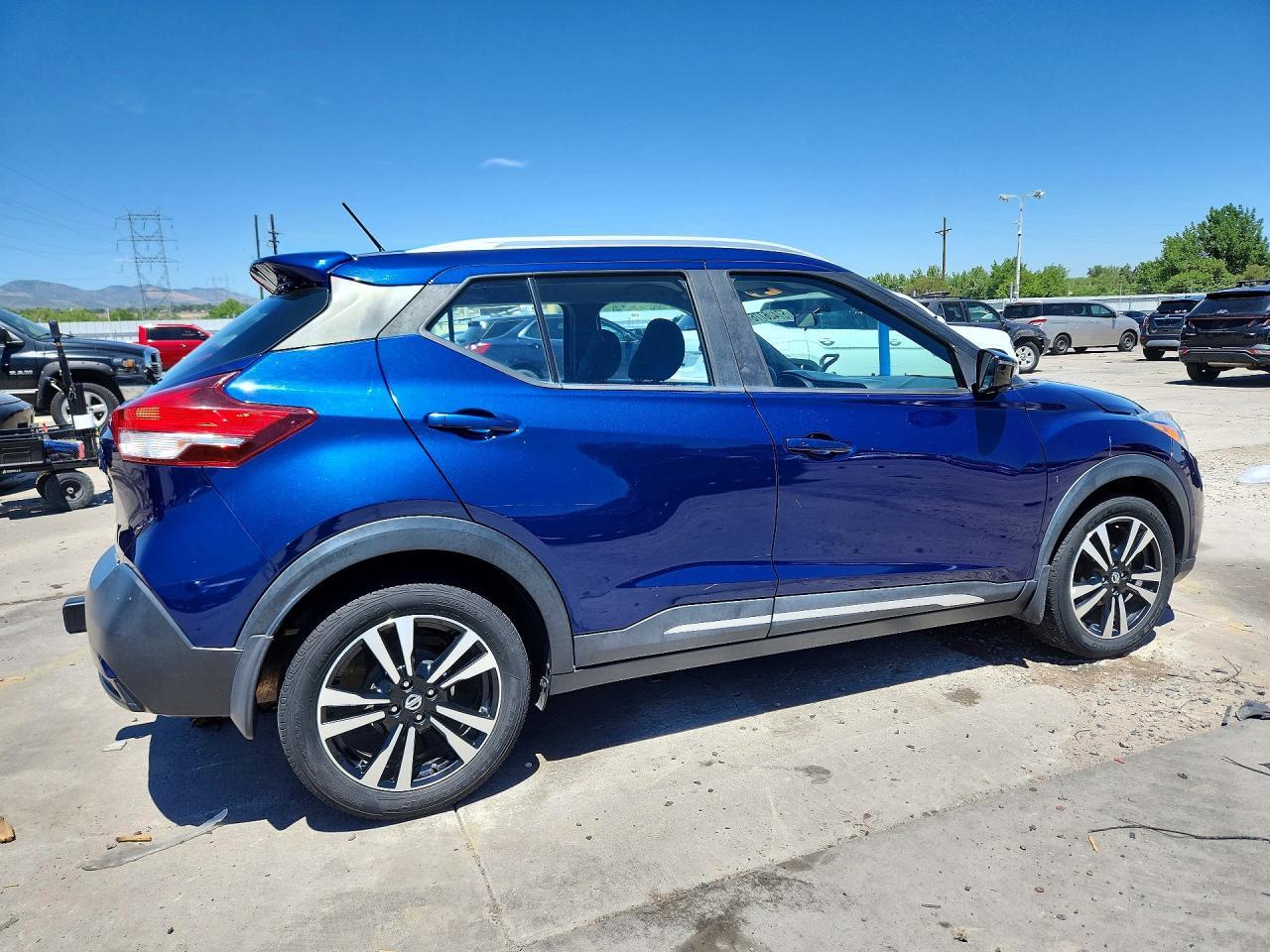 2018 Nissan Kicks Sr - Image 3