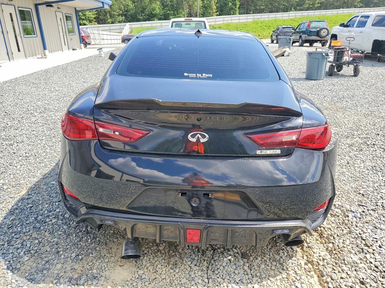 2017 Infiniti Q60 3.0T Premium - Image 6