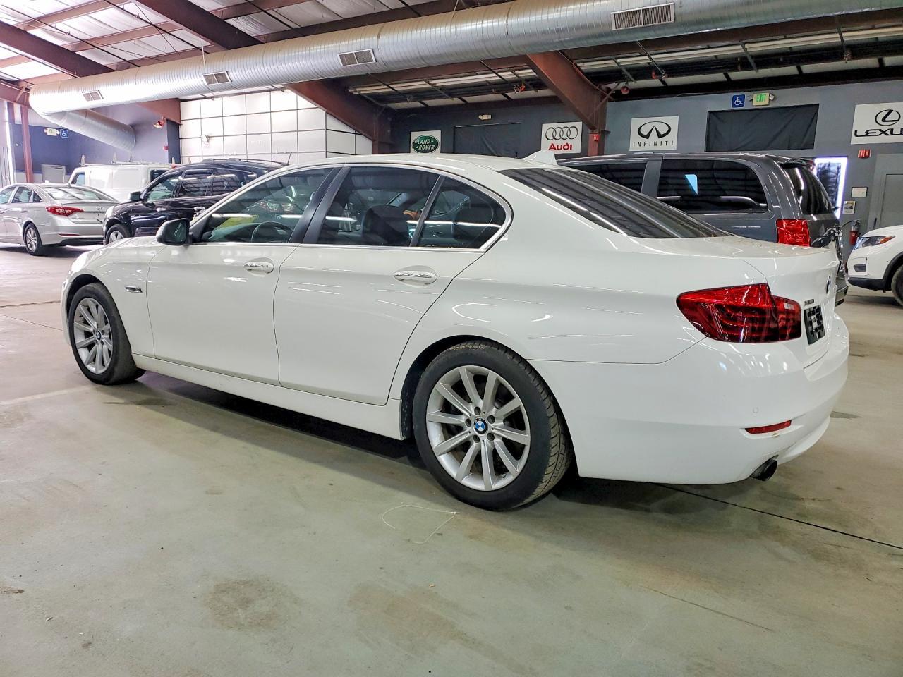 2014 BMW 535 Xi - Фото 2