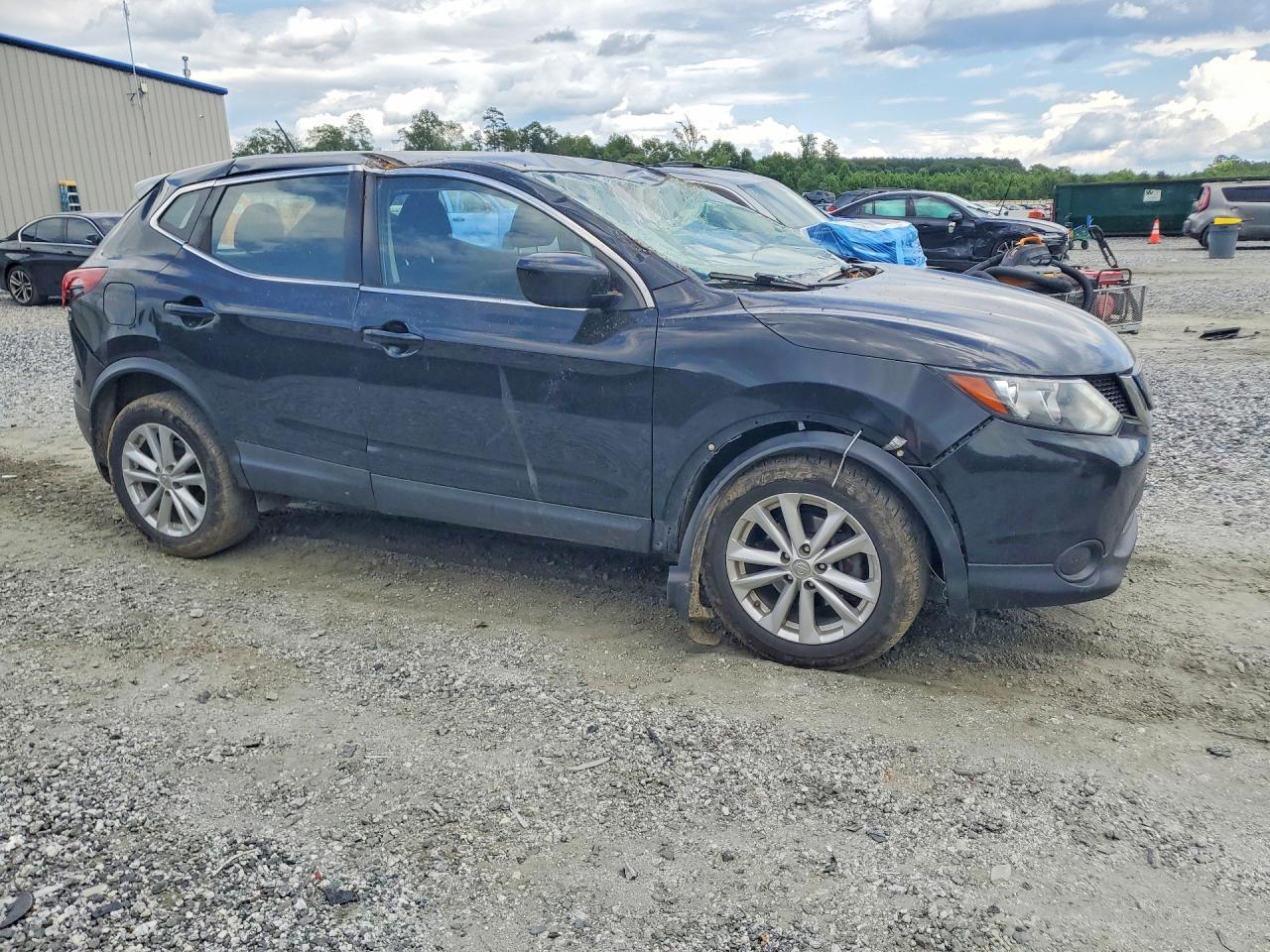 2018 Nissan Rogue Sport S - Фото 4