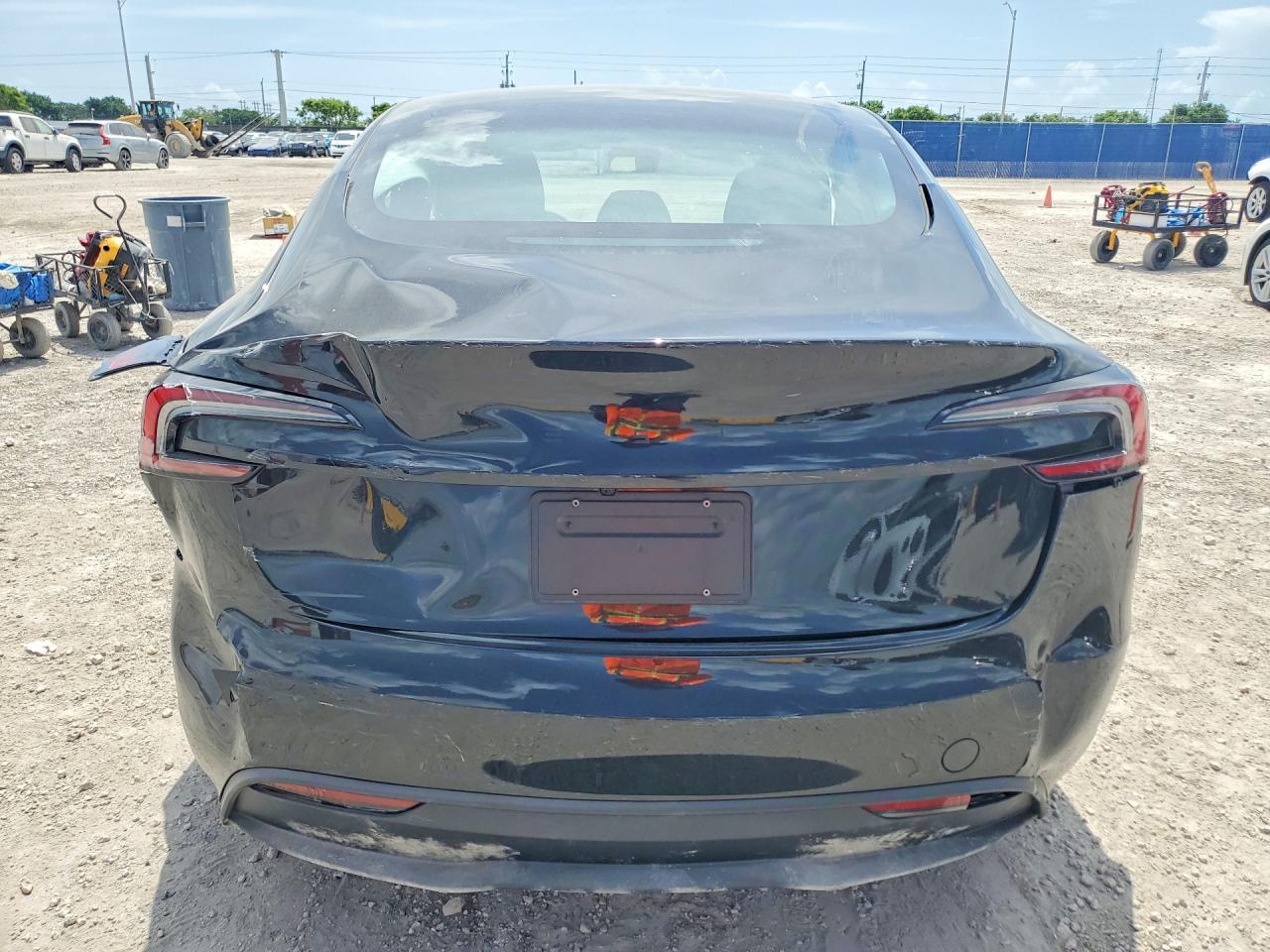 2026 Tesla Model 3 - Фото 6