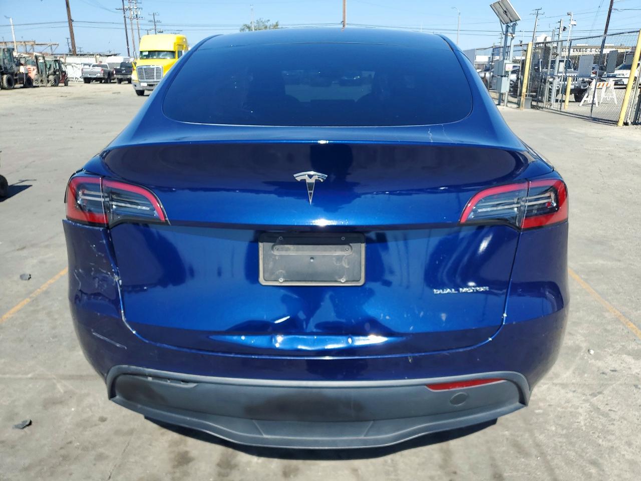 2023 Tesla Model Y - Image 6