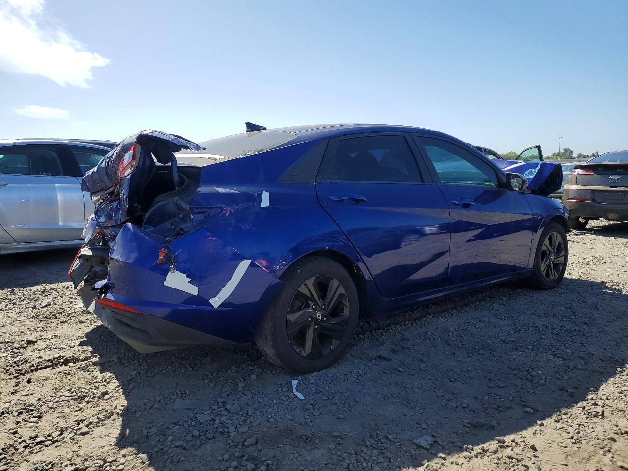 2021 Hyundai Elantra - Image 3
