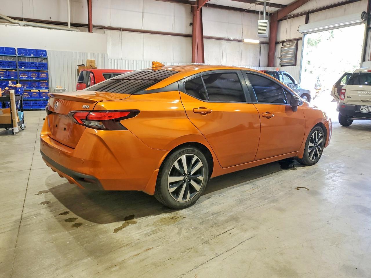 2022 Nissan Versa Sr - Image 3