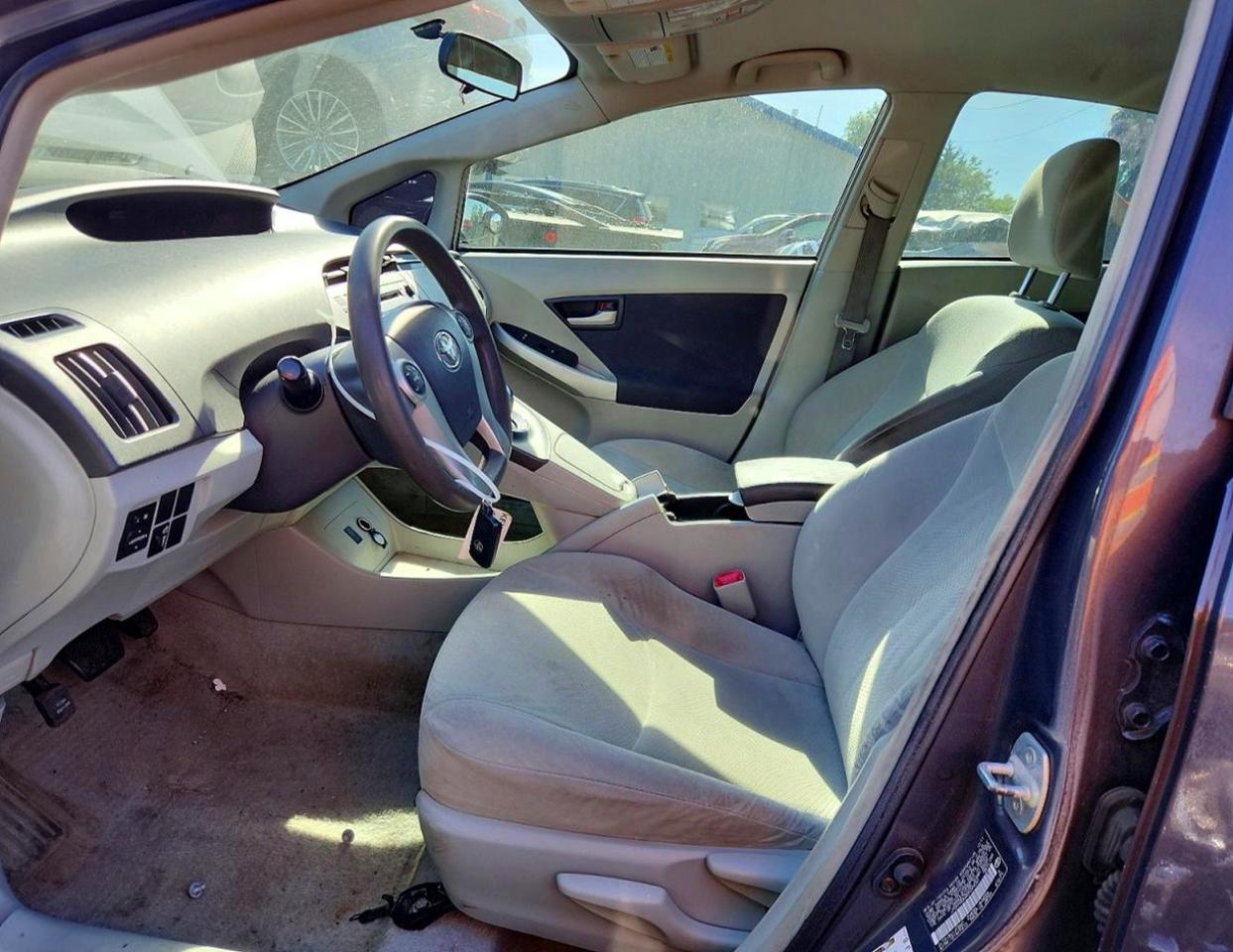 2011 Toyota Prius Two - Фото 7