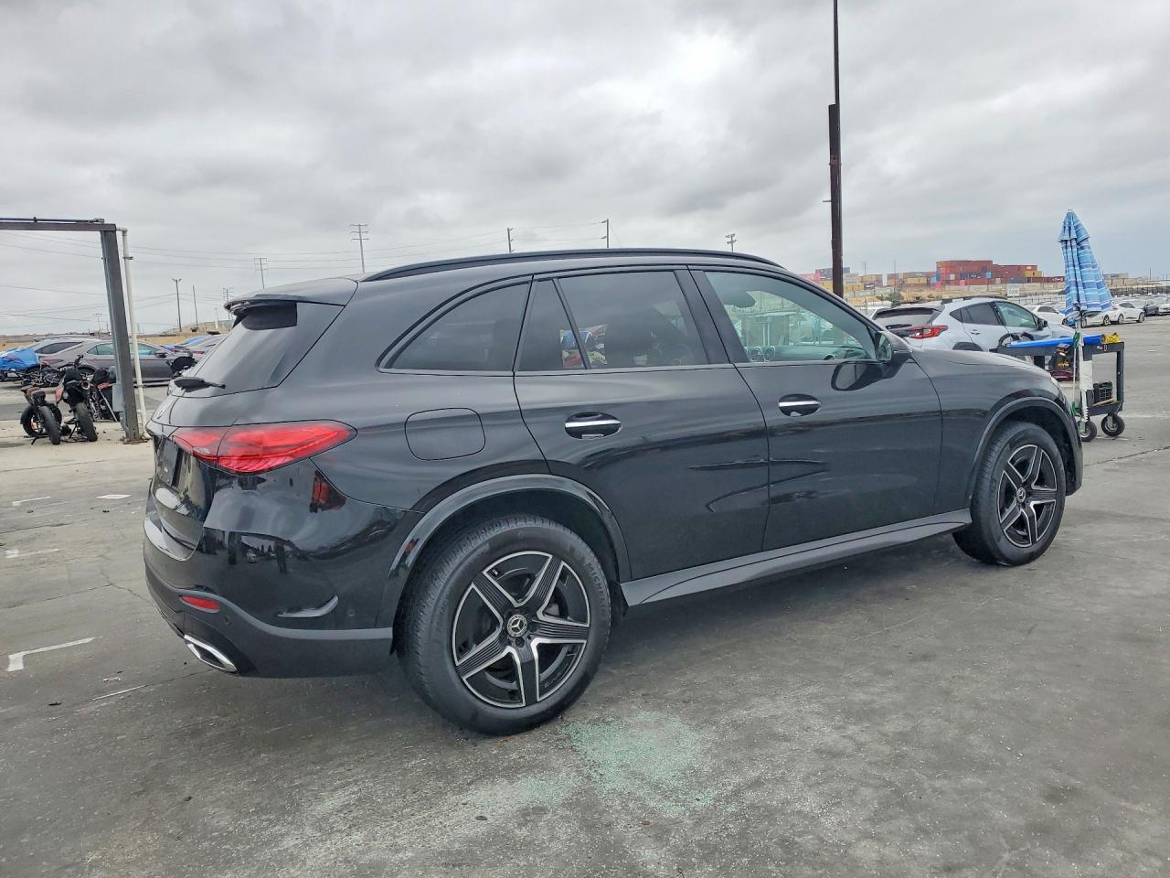 2025 Mercedes-Benz Glc 300 - Image 3