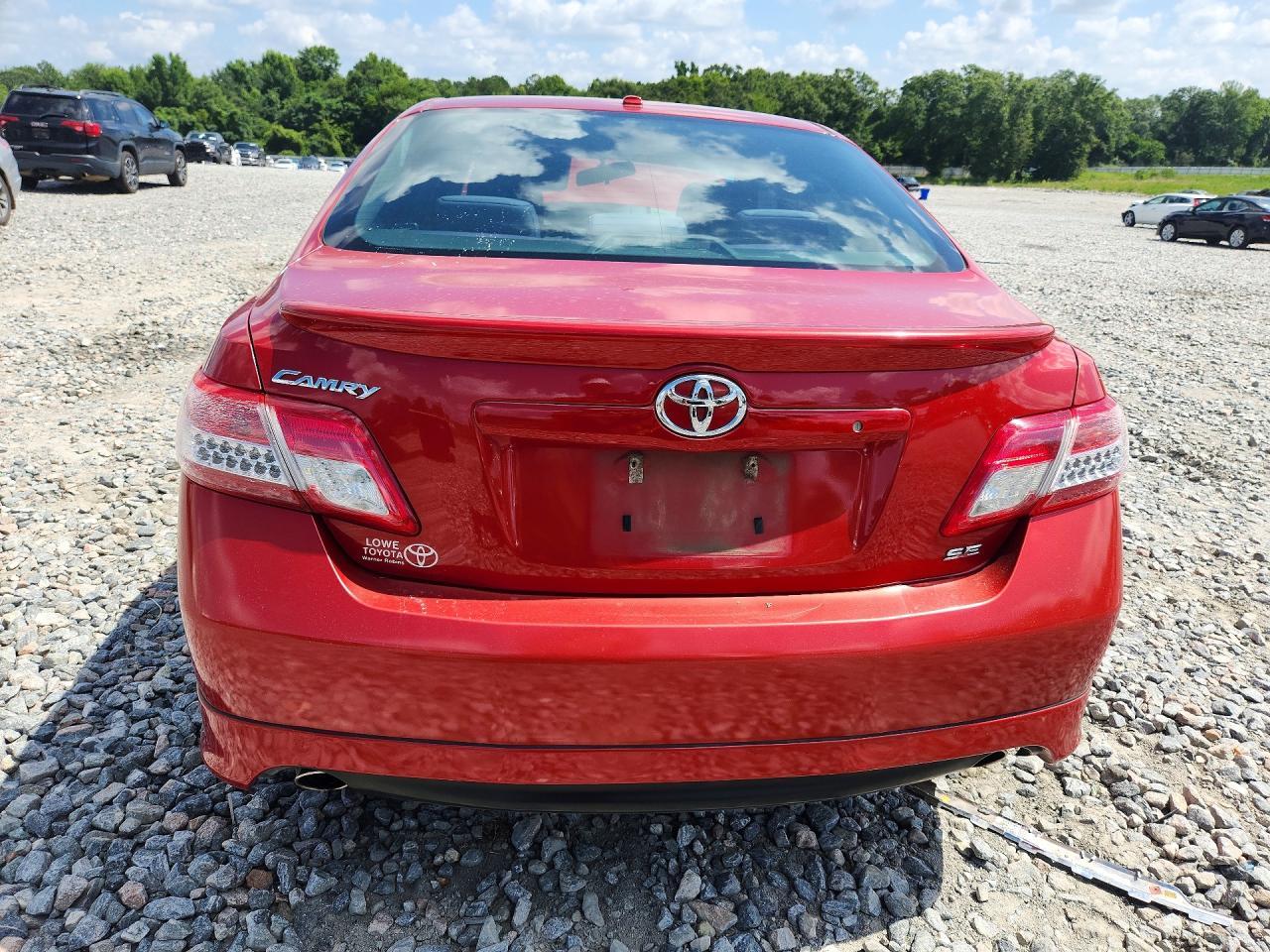 2011 Toyota Camry Se - Image 6