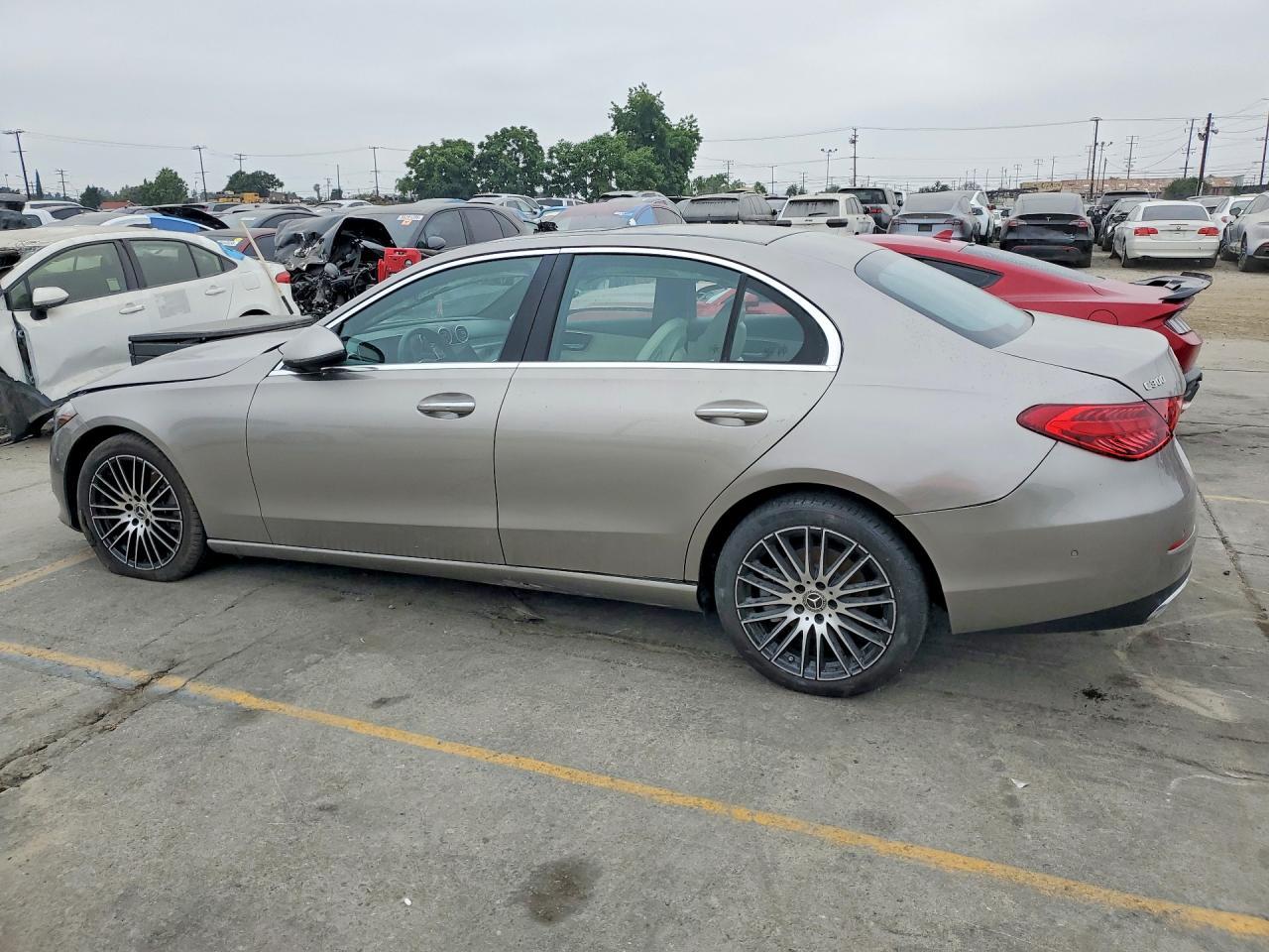2024 Mercedes-Benz 300 C - Фото 2