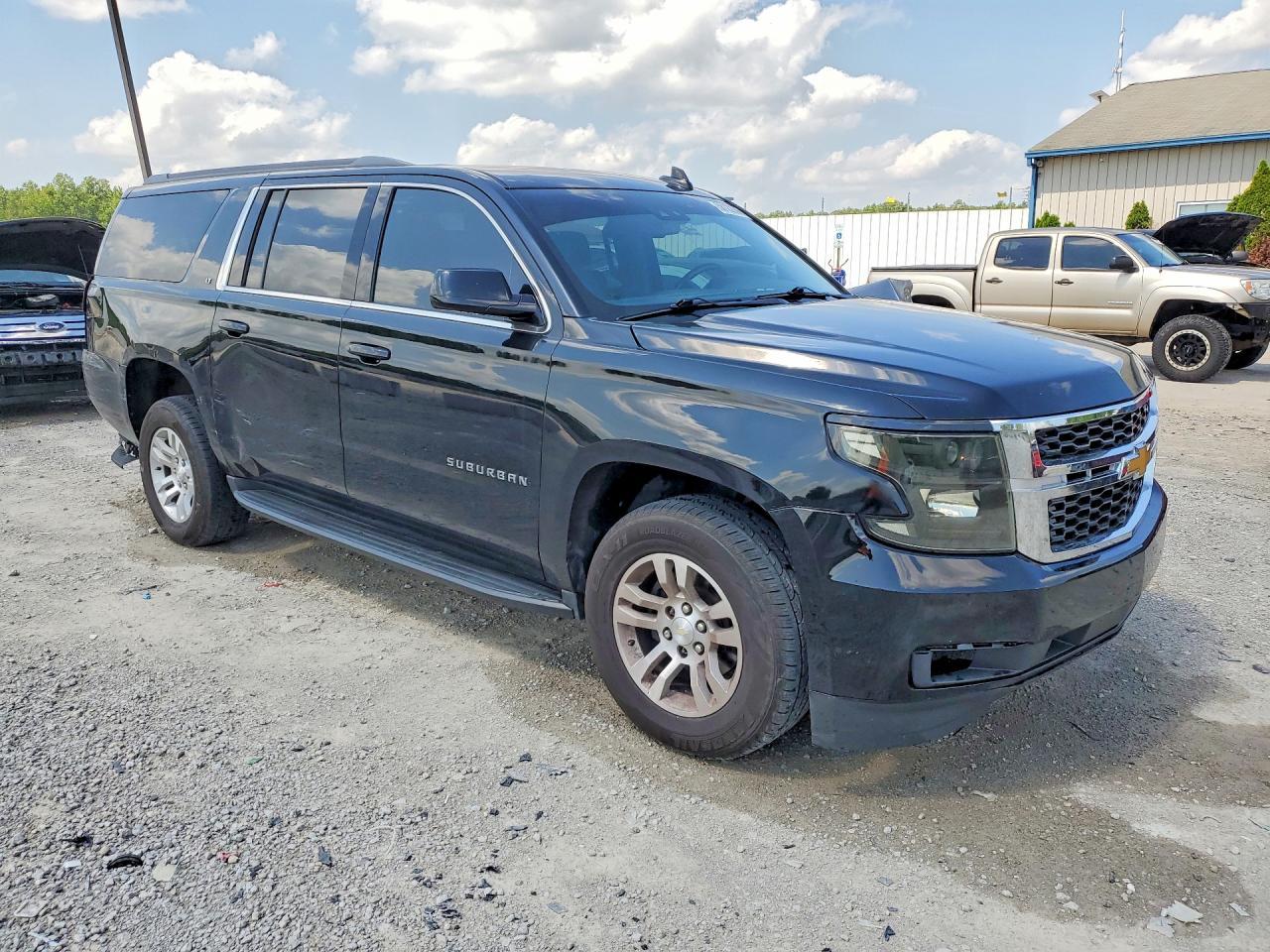 2019 Chevrolet Suburban C1500 Lt - Image 4