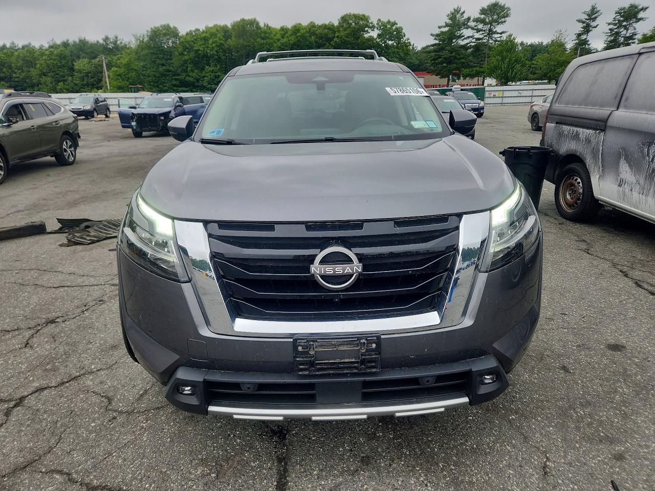 2022 Nissan Pathfinder Platinum - Фото 5