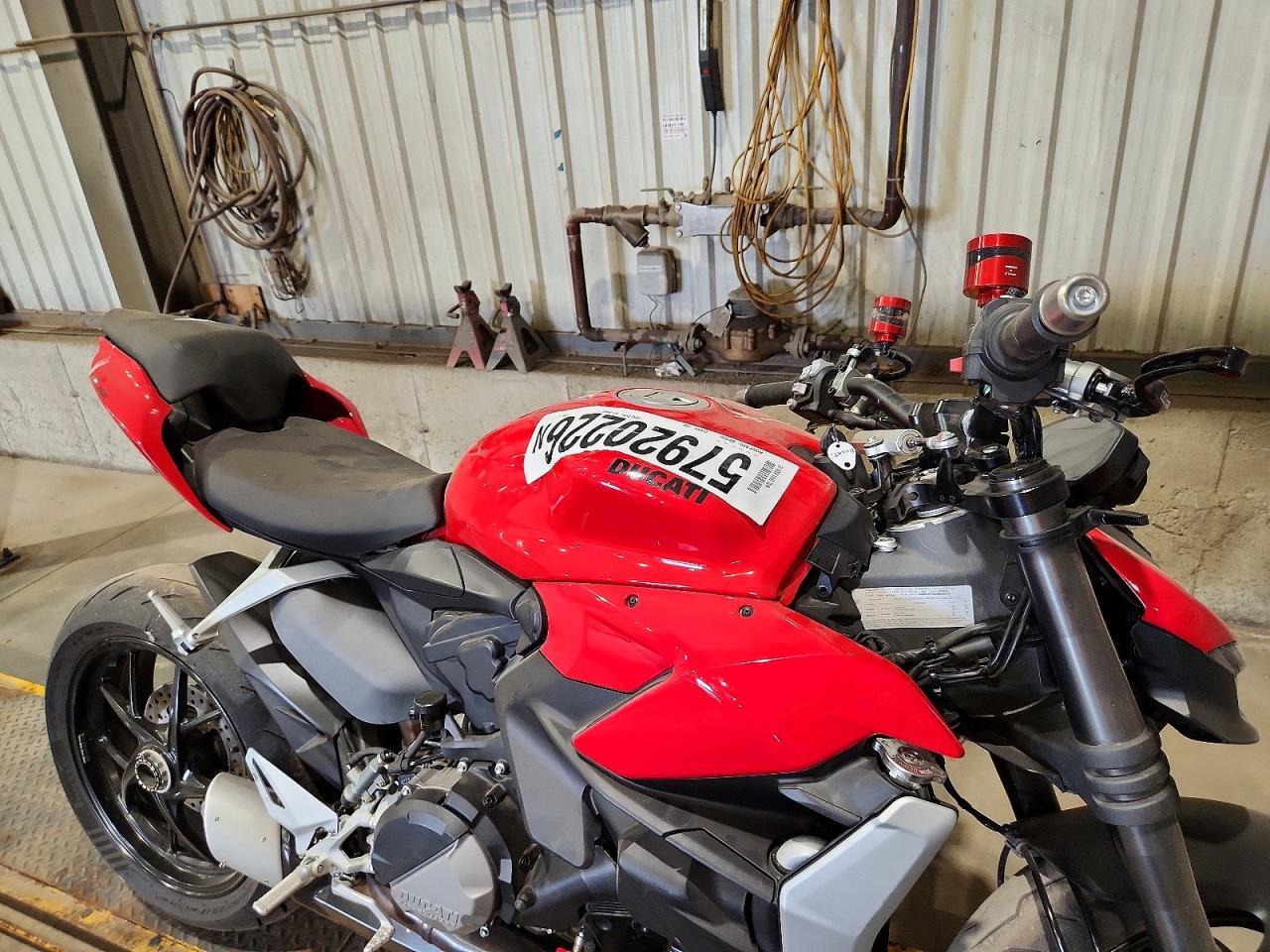 2022 Ducati Streetfighter V2 - Фото 7