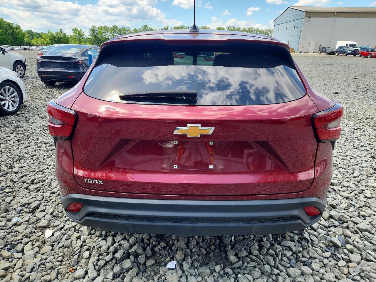 2025 Chevrolet Trax Ls - Фото 6