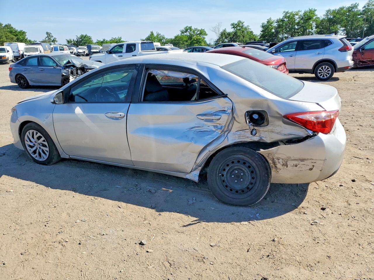 2017 Toyota Corolla Le - Фото 2