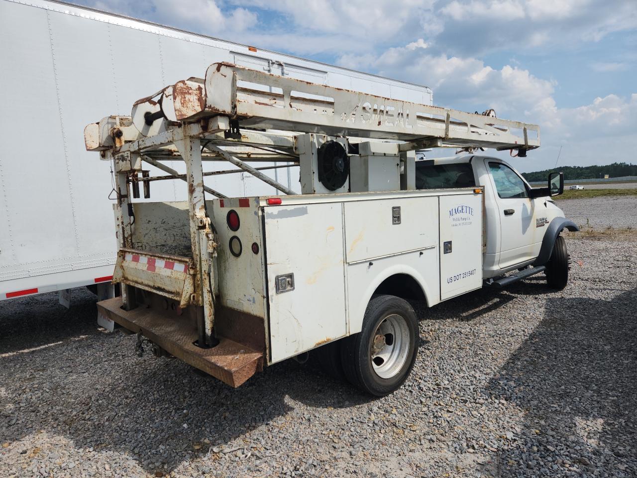 2015 Ram 5500 - Image 3