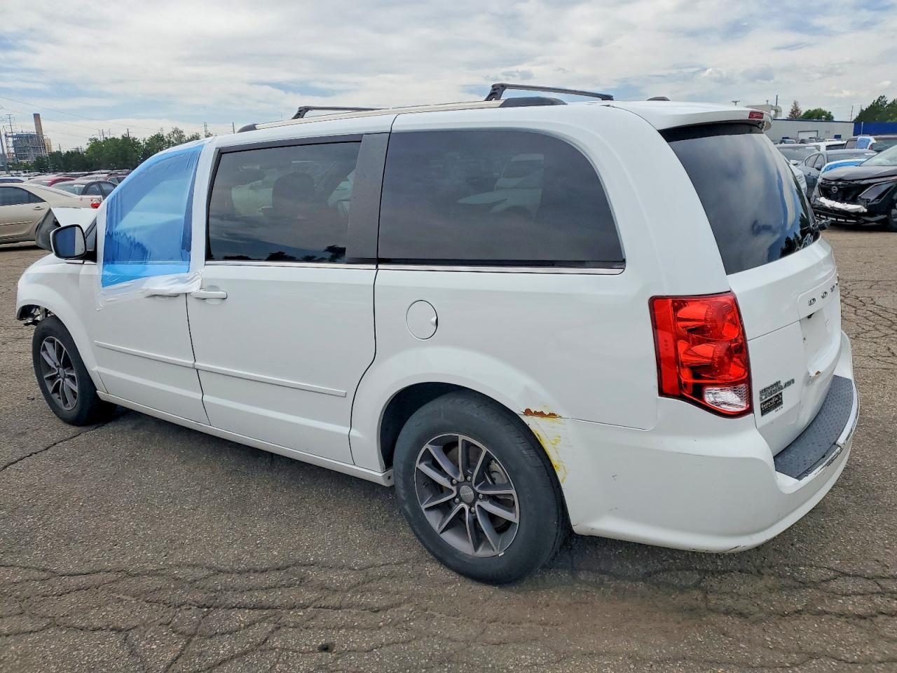 2017 Dodge Grand Caravan Sxt - Фото 2