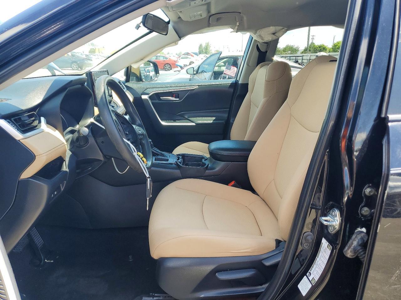 2021 Toyota Rav4 Le - Фото 7