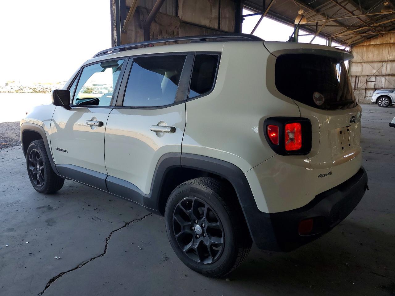 2017 Jeep Renegade Latitude - Image 2