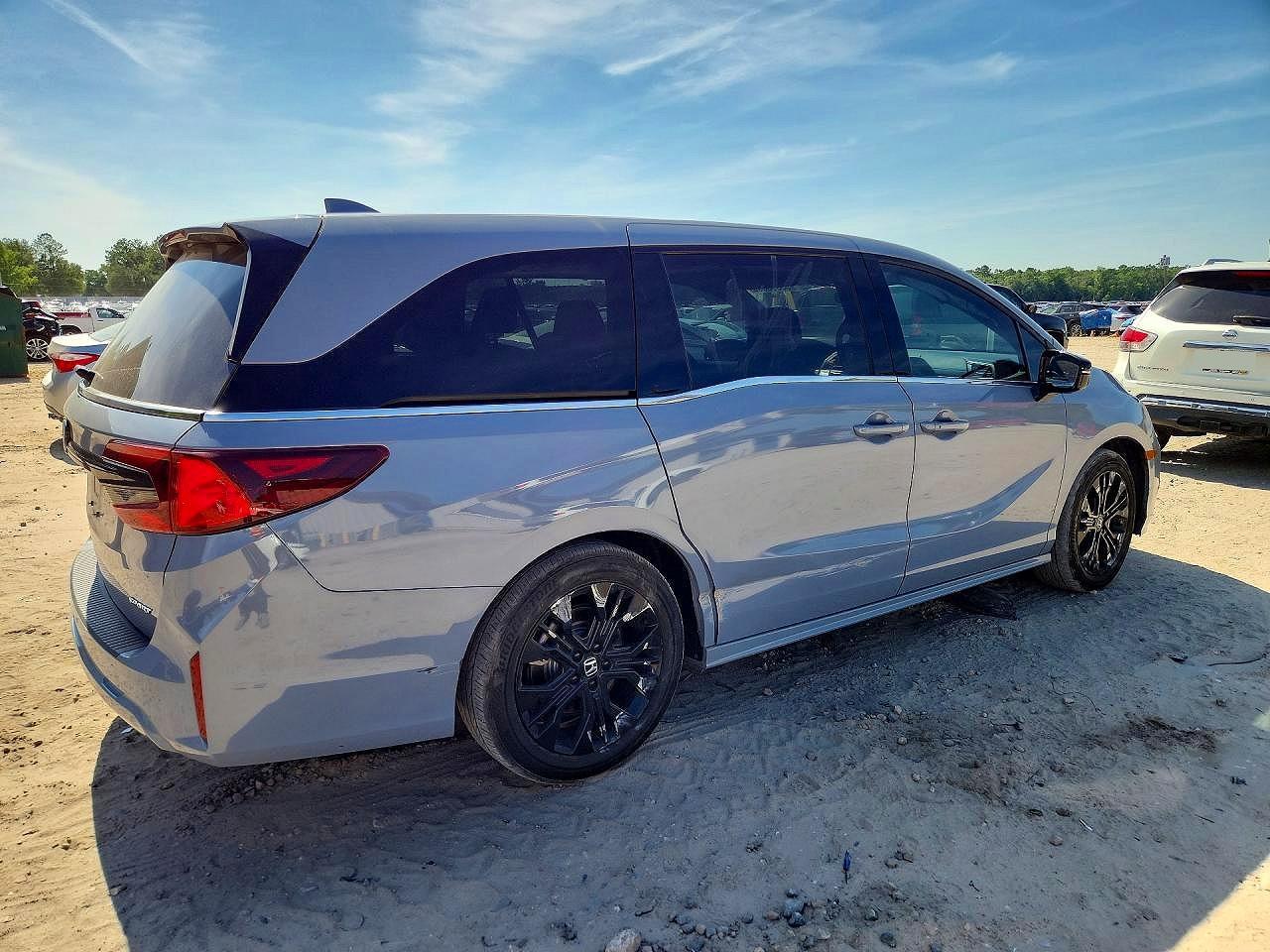 2025 Honda Odyssey Sport-L - Image 3