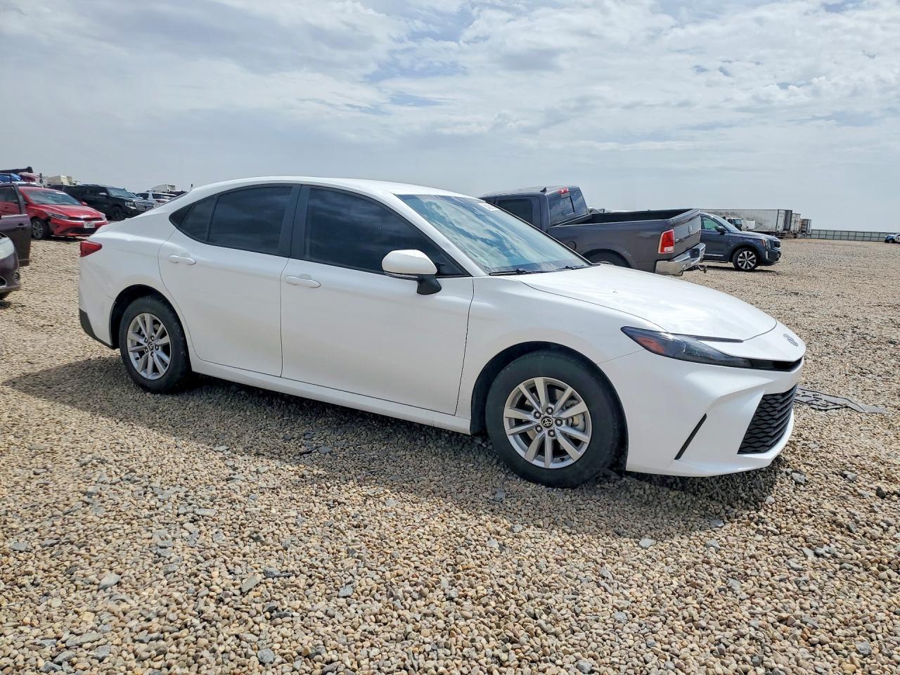 2025 Toyota Camry Le - Фото 4