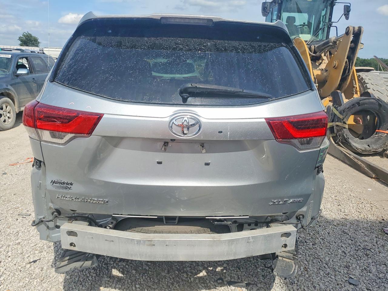 2019 Toyota Highlander Se - Image 6