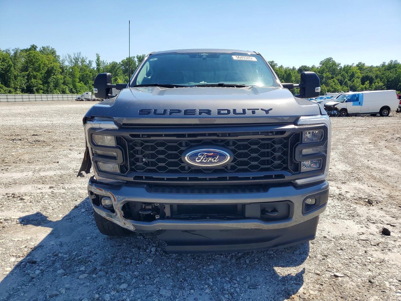 2025 Ford F250 Super Duty - Фото 5