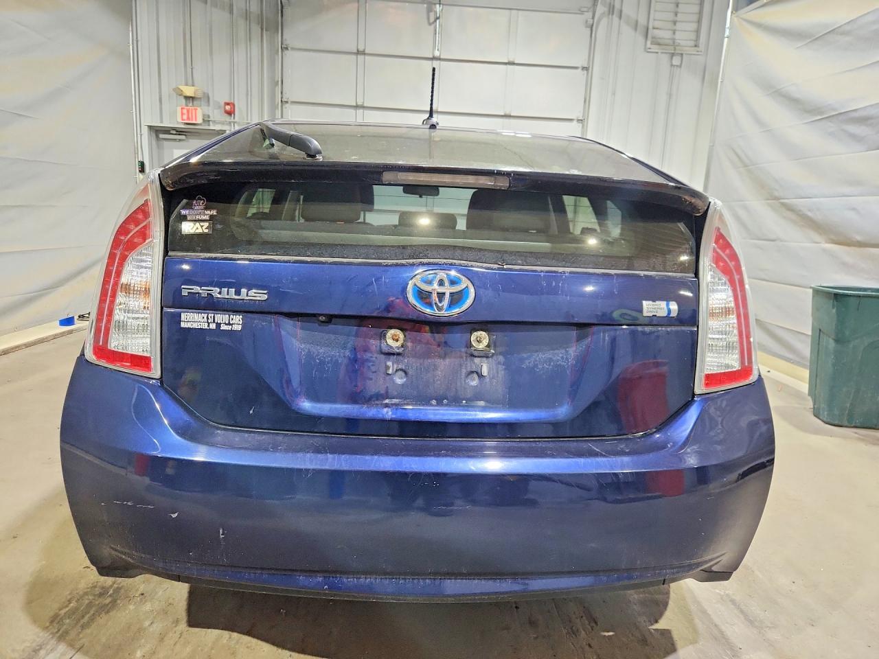2012 Toyota Prius Three - Фото 6