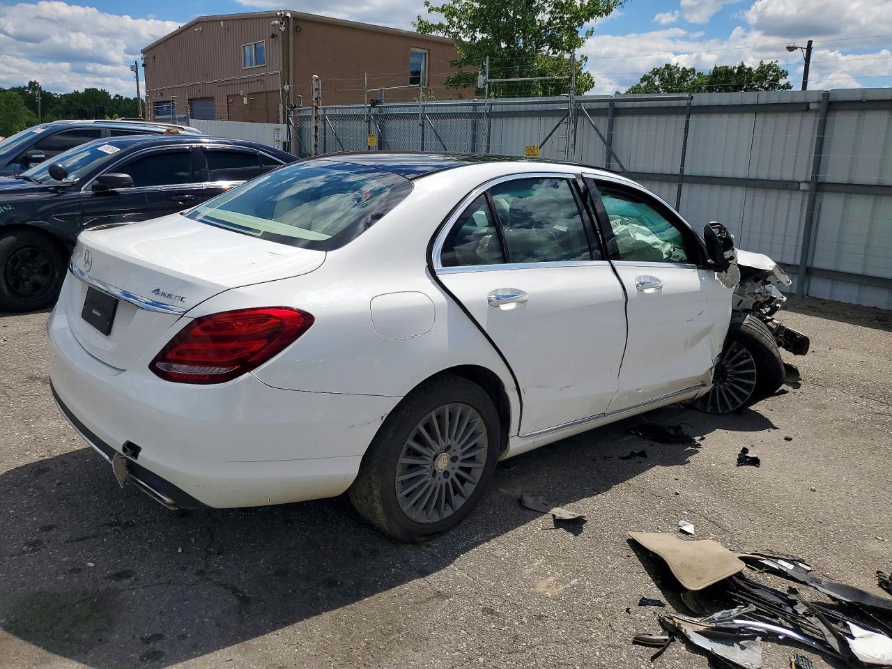 2015 Mercedes-Benz C 300 4Matic - Фото 3