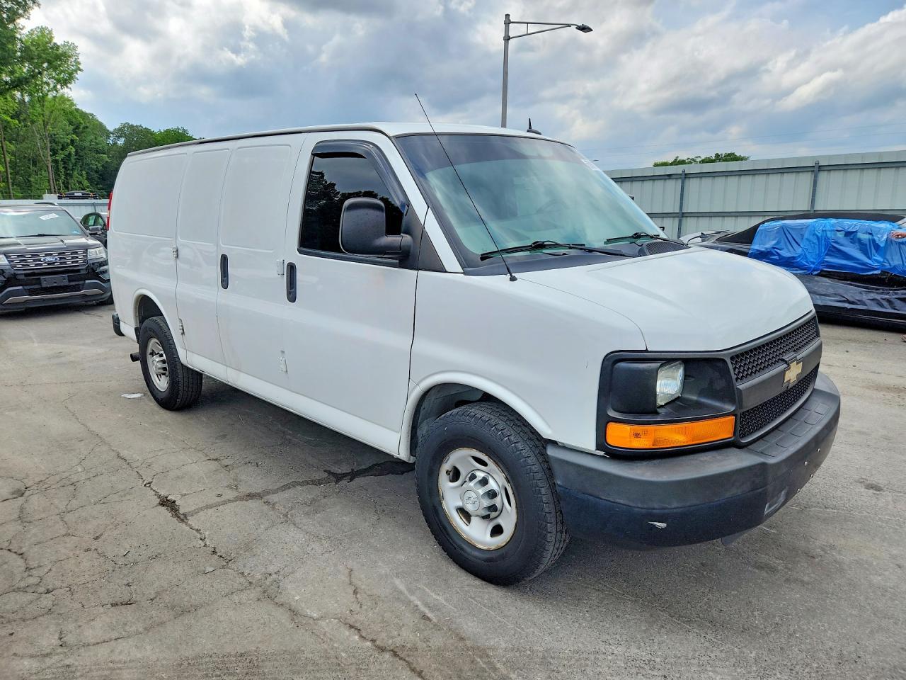 2015 Chevrolet Express G2500 - Фото 4