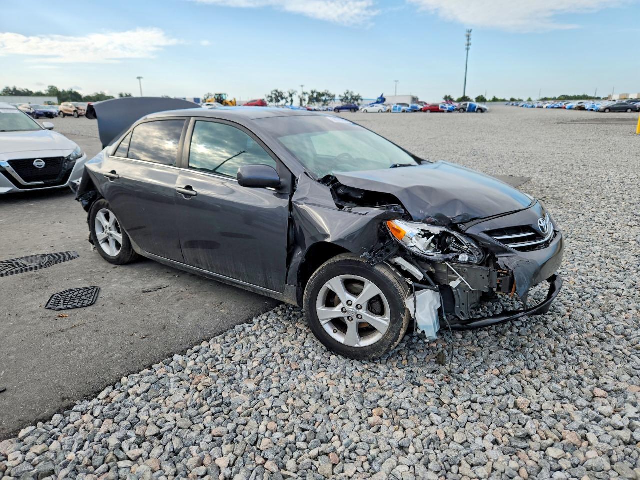 2013 Toyota Corolla Le - Фото 4