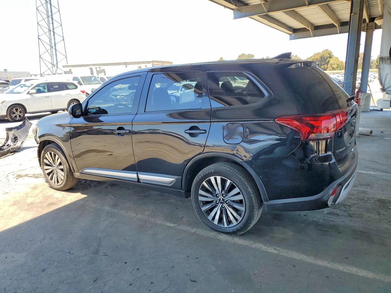 2020 Mitsubishi Outlander Es - Фото 2