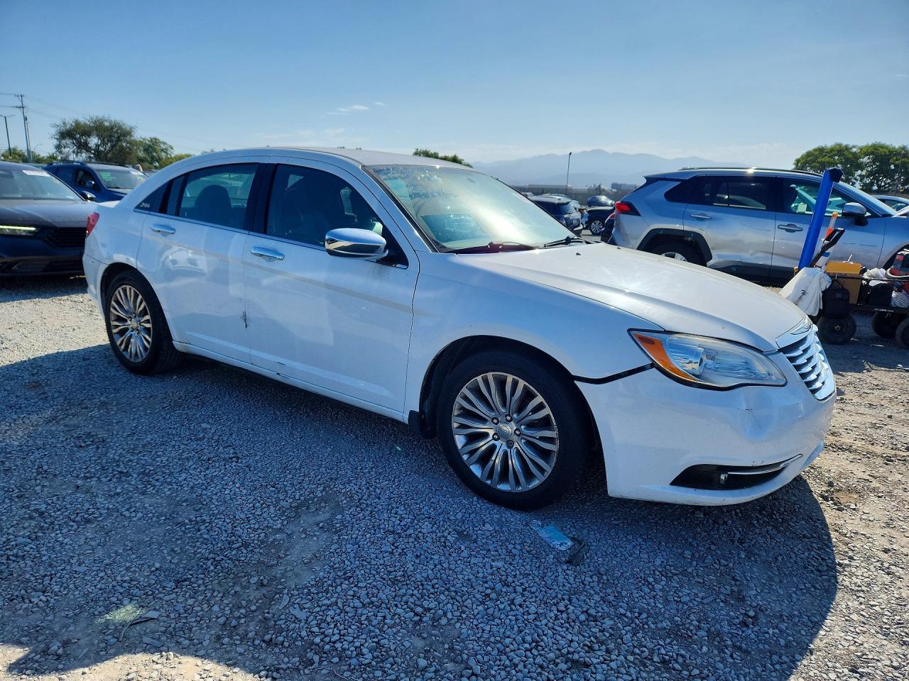 2013 Chrysler 200 Limited - Фото 4