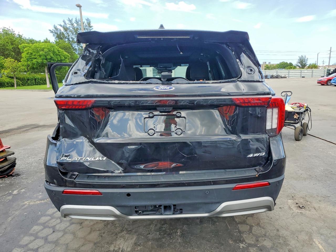 2025 Ford Explorer Platinum - Фото 6