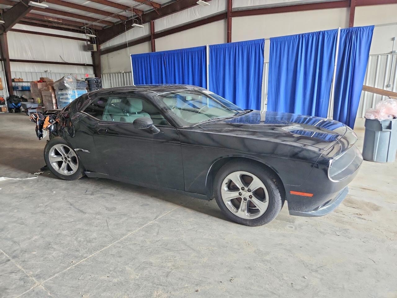 2017 Dodge Challenger Sxt - Image 4