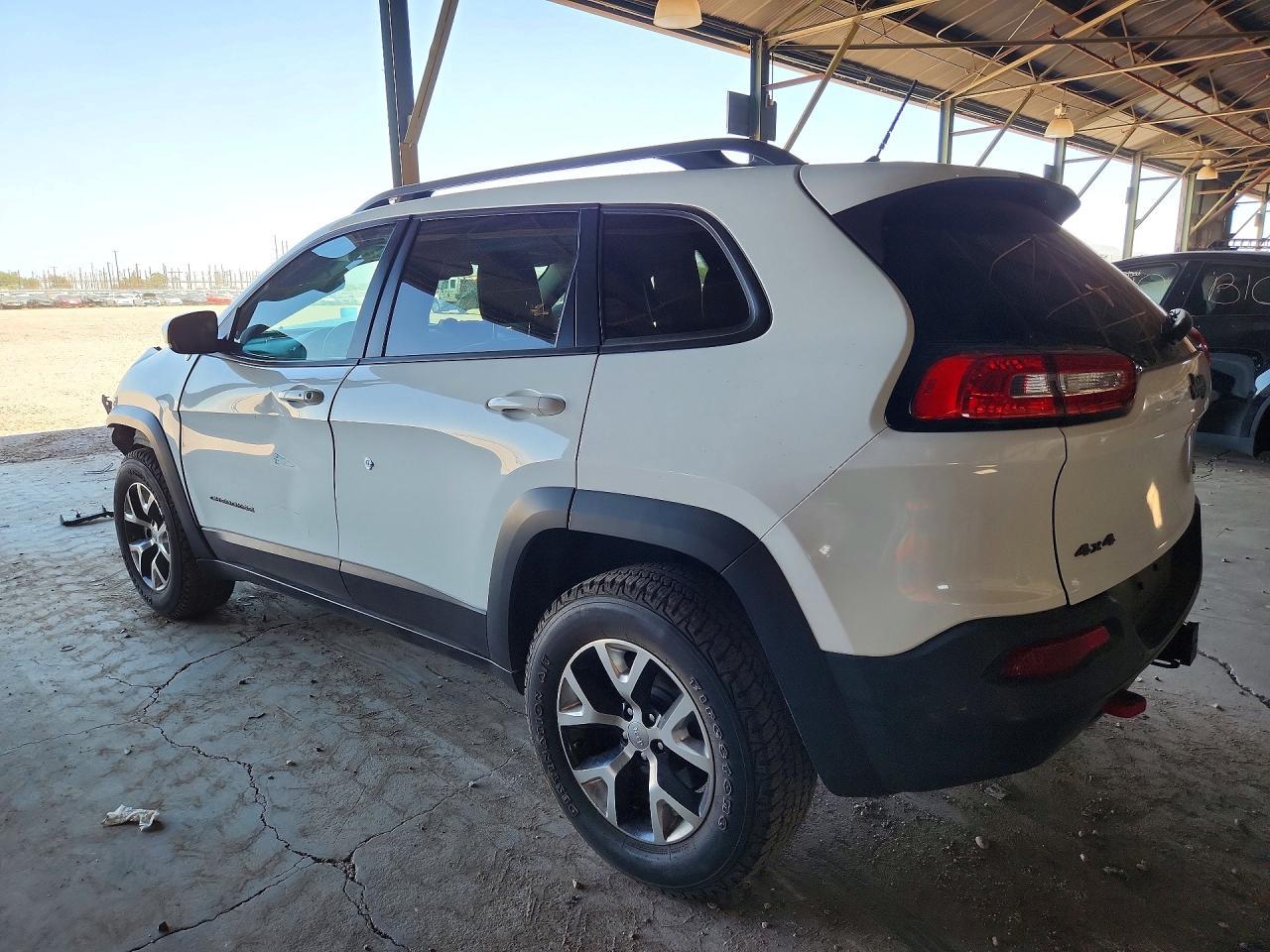 2015 Jeep Cherokee Trailhawk - Image 2