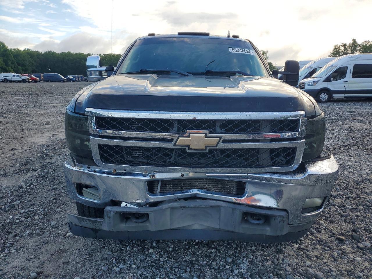 2011 Chevrolet Silverado K3500 Ltz - Image 5
