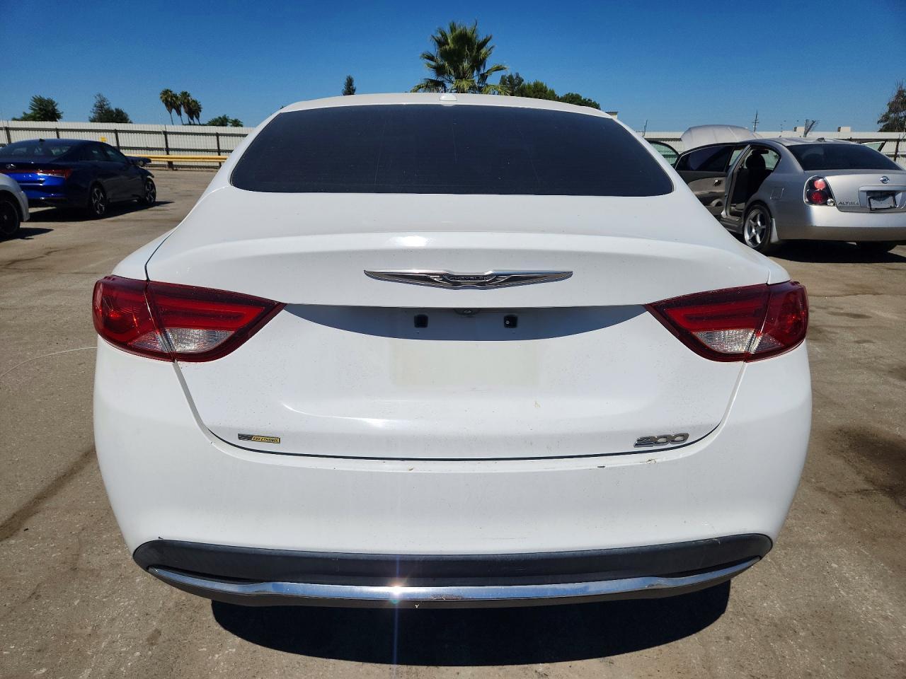 2015 Chrysler 200 Limited - Image 6
