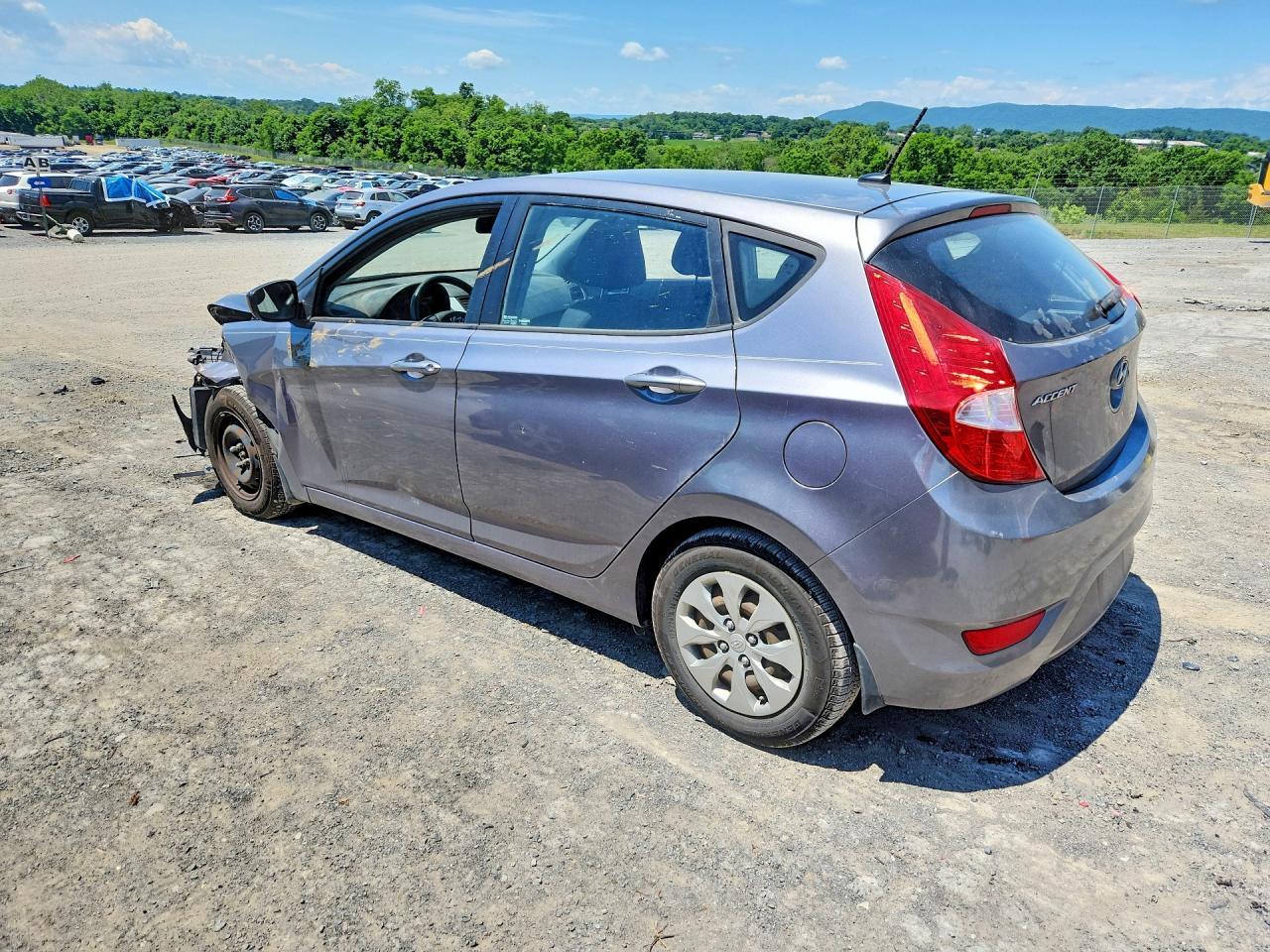 2016 Hyundai Accent Se - Фото 2