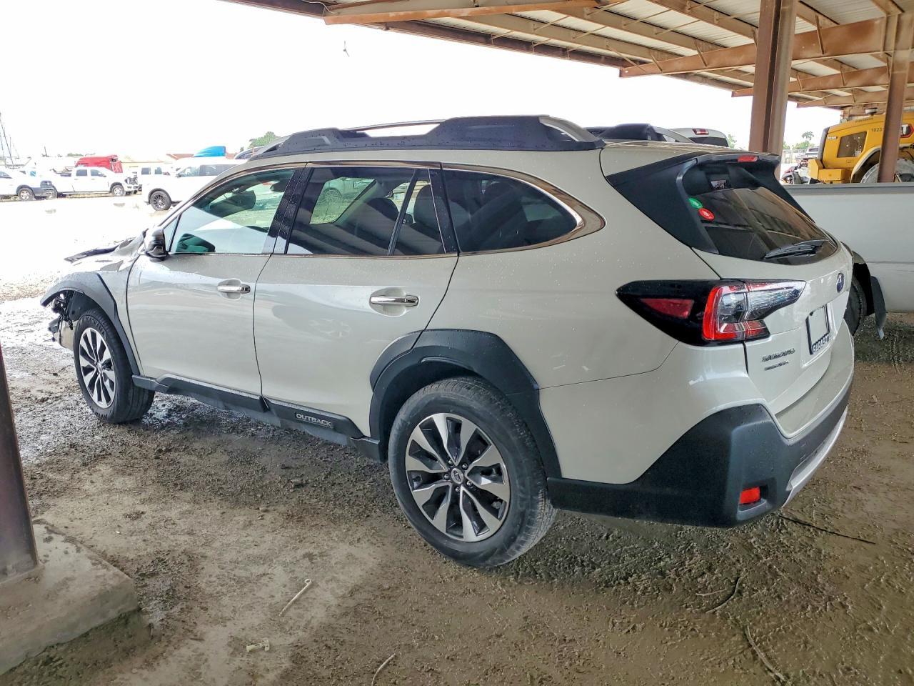 2025 Subaru Outback Touring - Фото 2