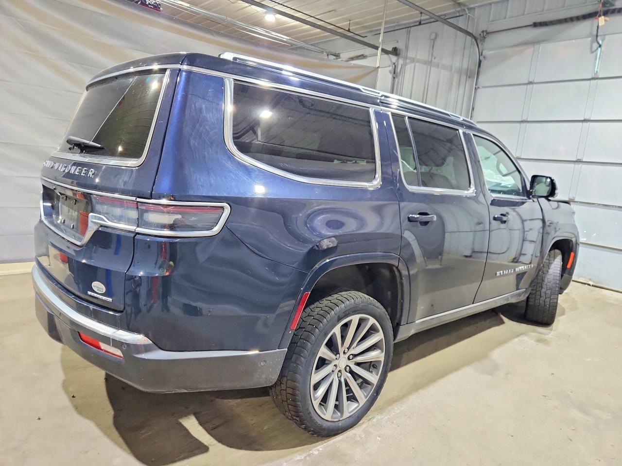 2022 Jeep Grand Wagoneer Series Ii - Image 3