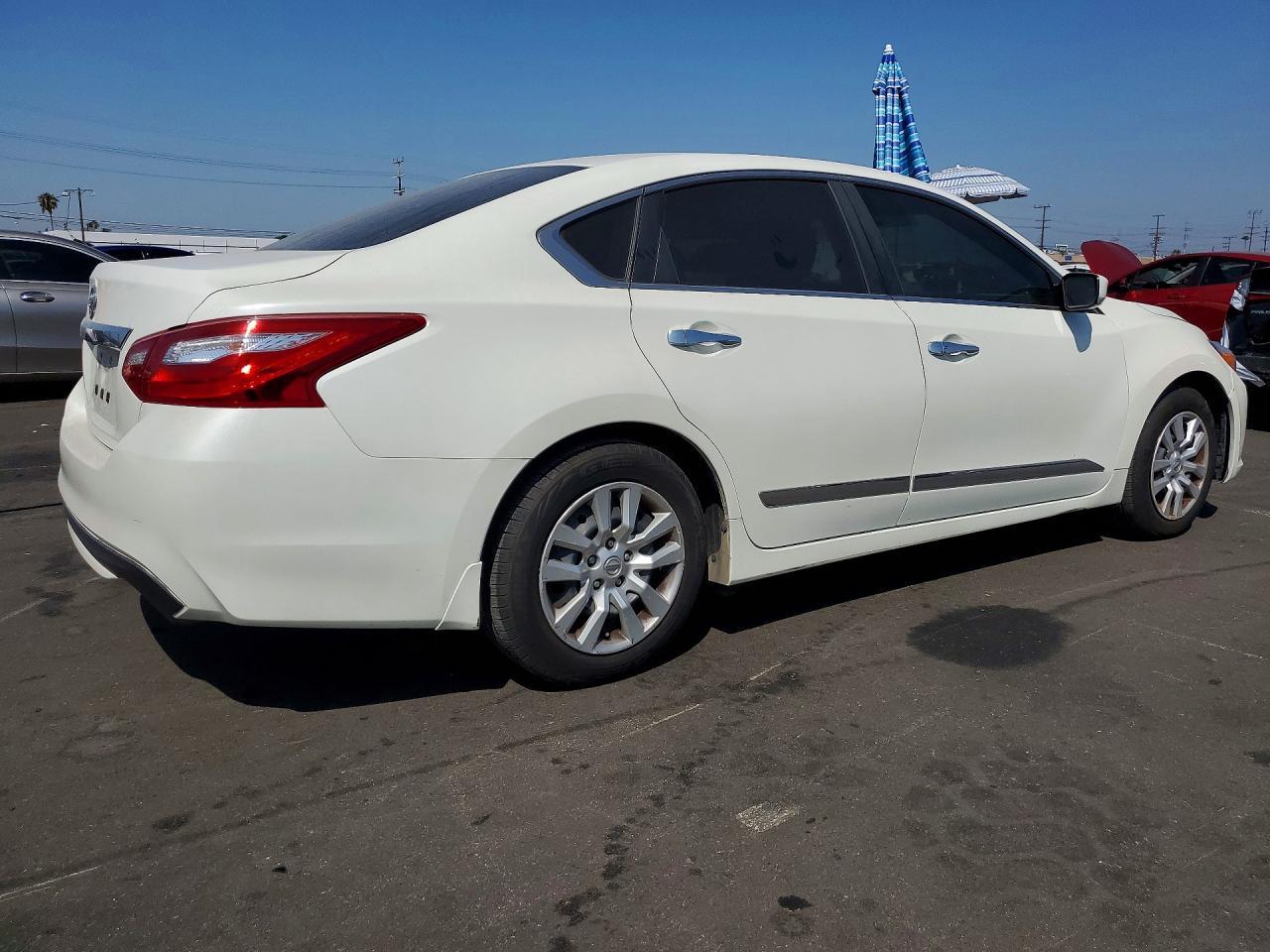 2016 Nissan Altima 2.5 S - Фото 3