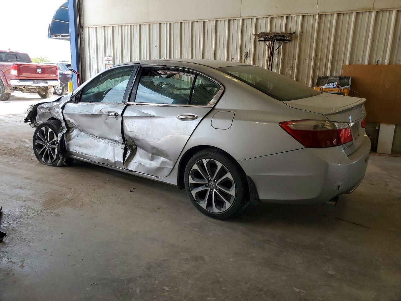 2015 Honda Accord Sport - Фото 2