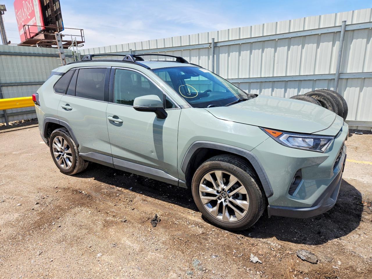 2019 Toyota Rav4 Xle Premium - Image 4