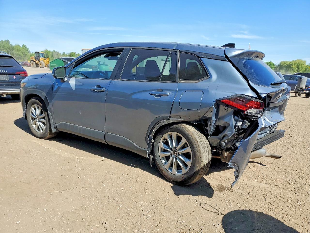 2026 Toyota Corolla Cross Le - Фото 2