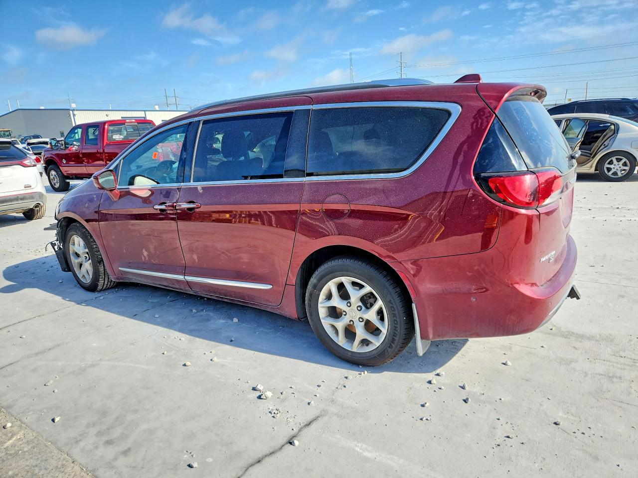 2020 Chrysler Pacifica Touring L Plus - Фото 2