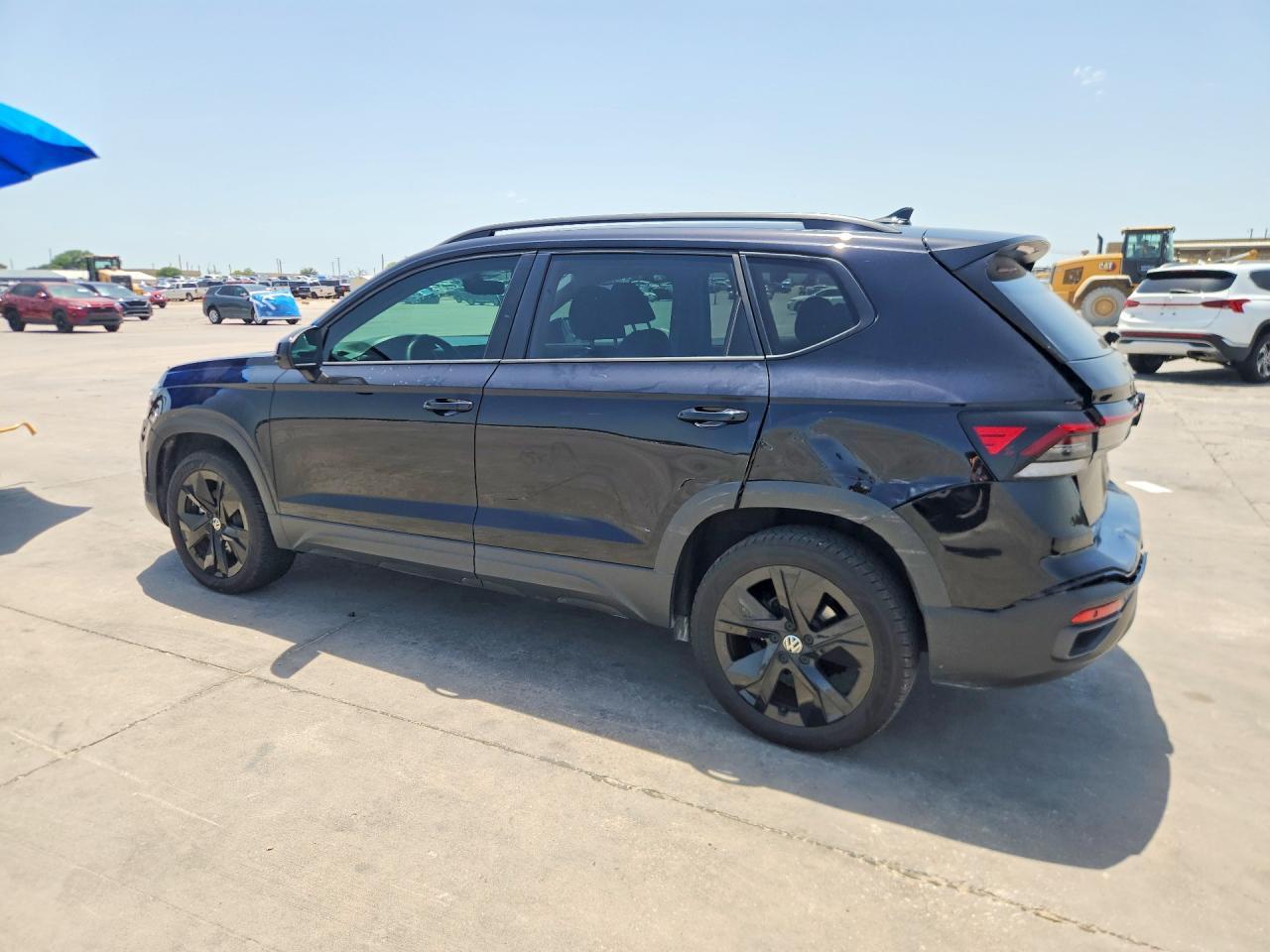 2025 Volkswagen Taos Se Black - Image 2