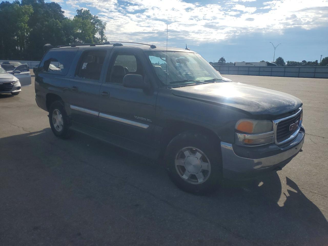 2004 GMC Yukon Xl K1500 - Image 4