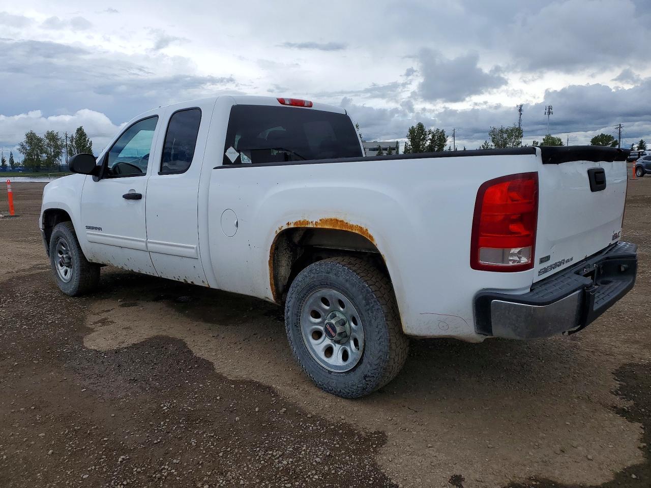 2011 GMC Sierra K1500 Sle - Image 2